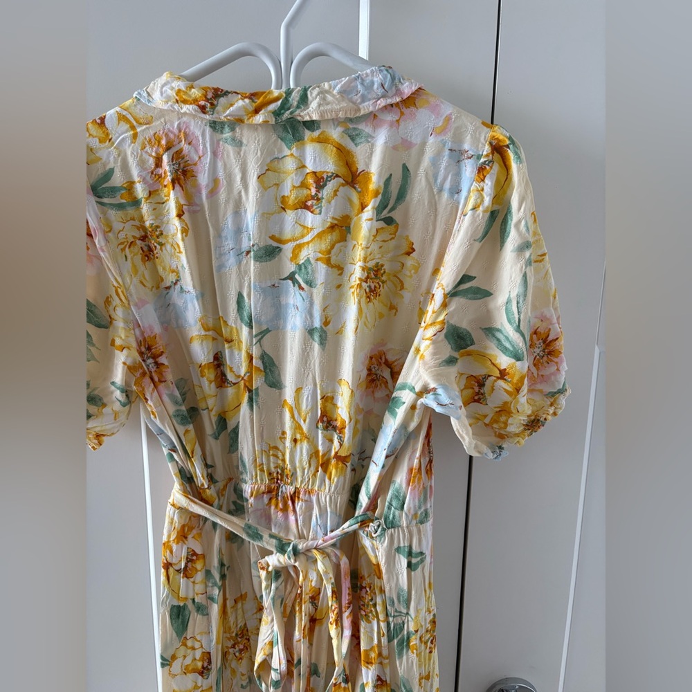 Old Navy Floral Wrap Midi Dress - Picture 6 of 6
